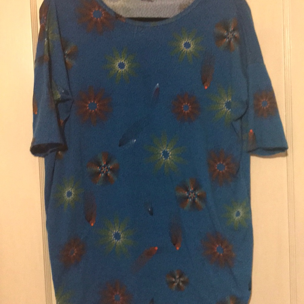 Lularoe Irma top !